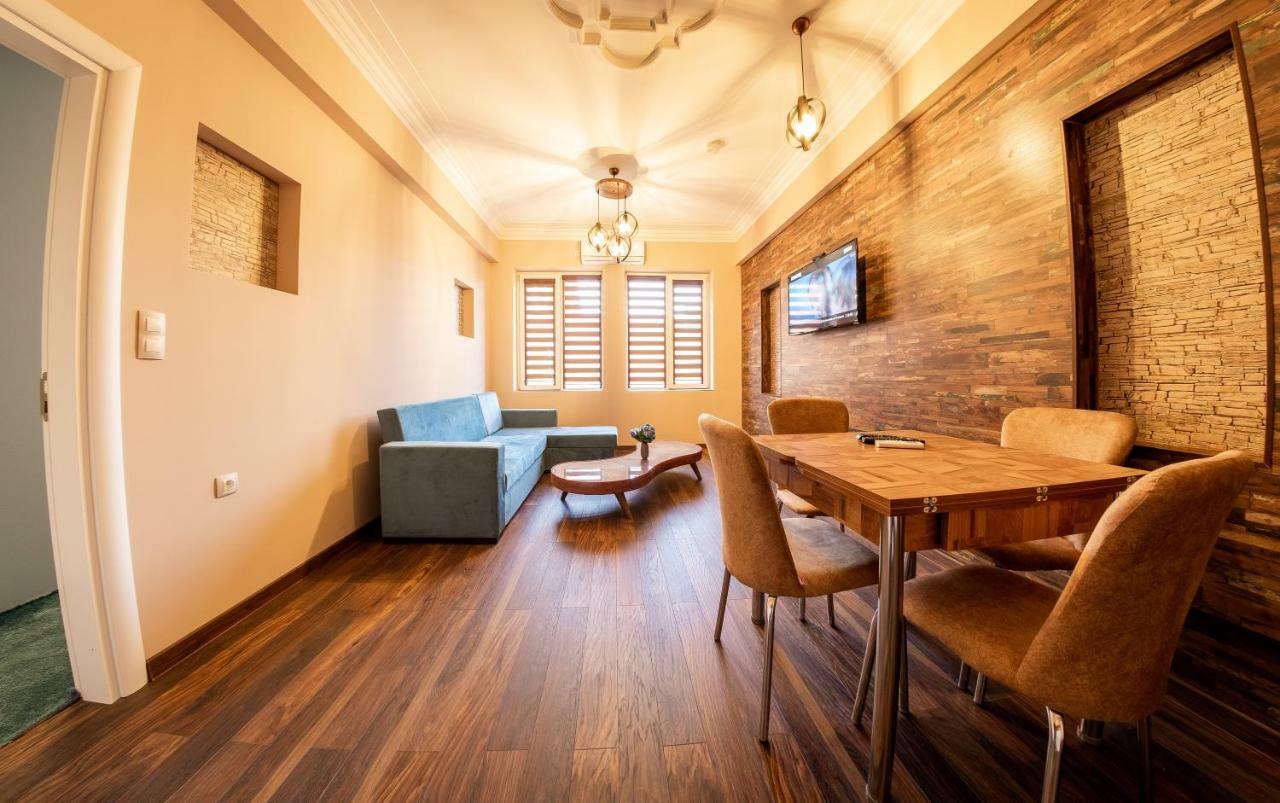 Sofia Artist Life Apartment Екстер'єр фото